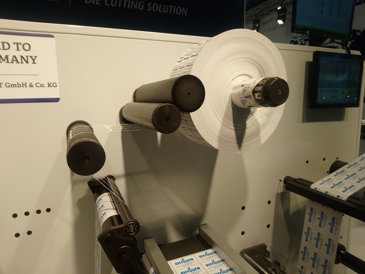 Сервоприводная машина высечки этикеток RHYGUAN TOP PLUS