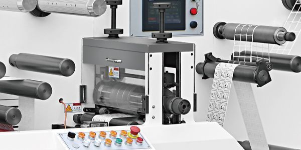 Сервоприводная машина высечки этикеток RHYGUAN TOP