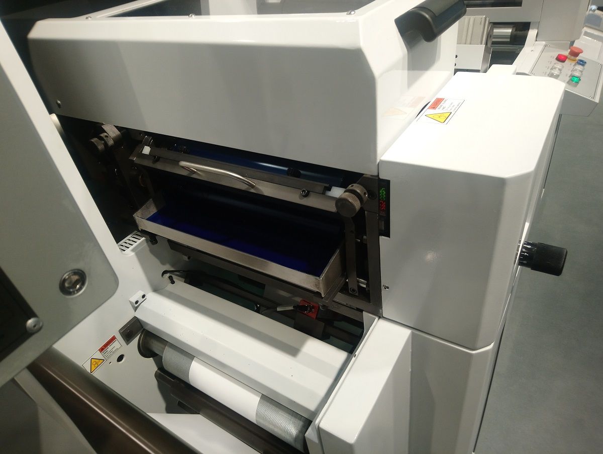 Сервоприводная машина высечки этикеток RHYGUAN TOP PLUS