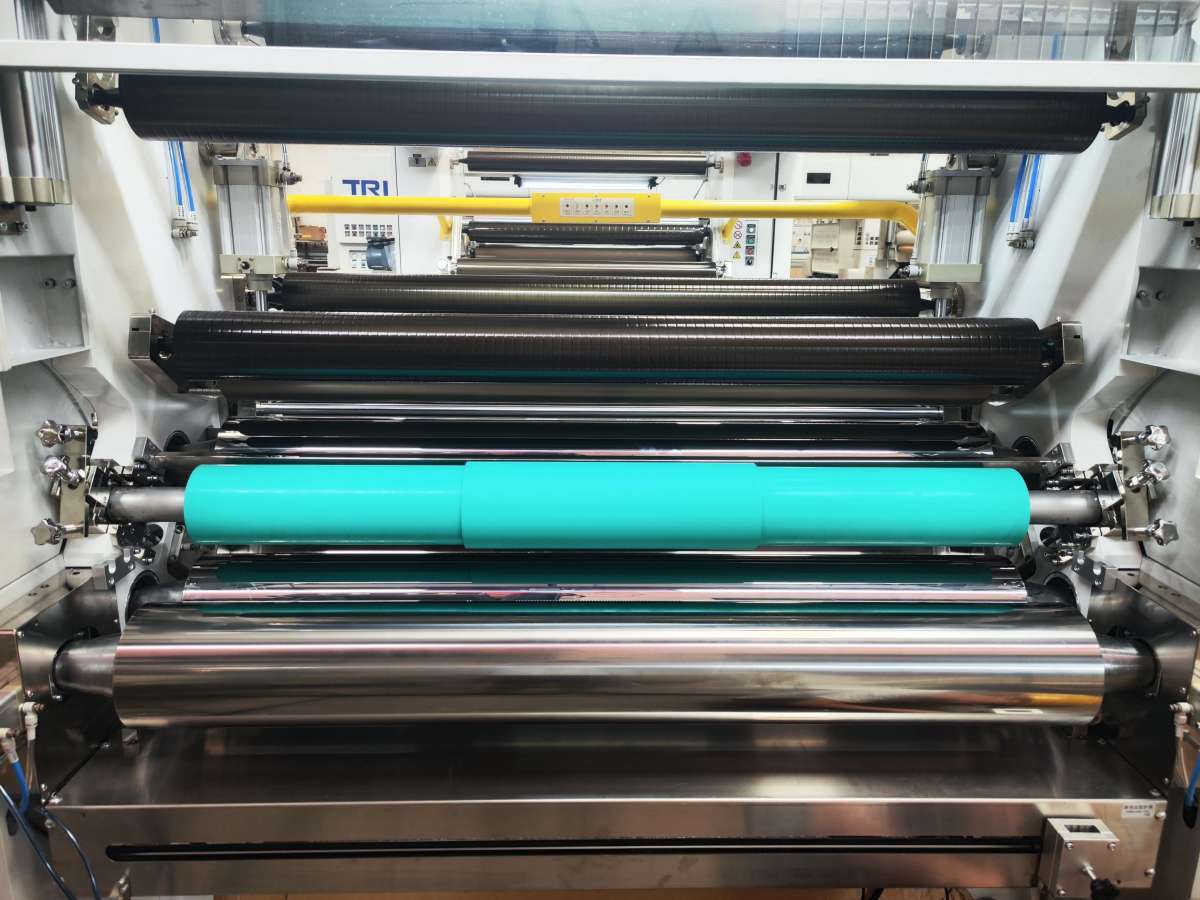 Бессольвентный триплексный ламинатор SINSTAR TRI